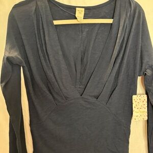We The Free by Free People V neck Long sleeve top Size L